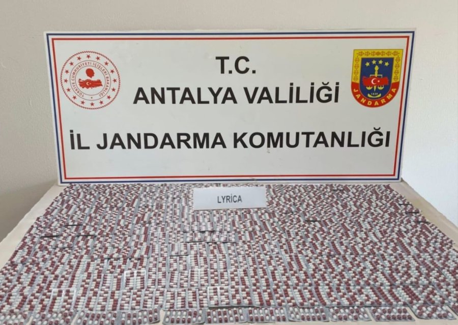 Alanya Ve Manavgat’ta Uyuşturucu Operasyonu: 6 Bin 250 Hap Ele Geçirildi
