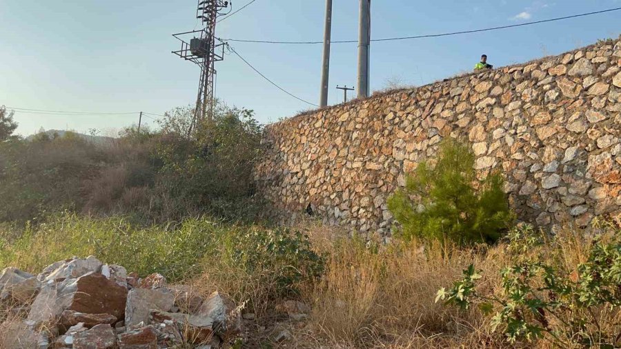 Alanya’da Otomobil Şarampole Uçtu: 1 Yaralı