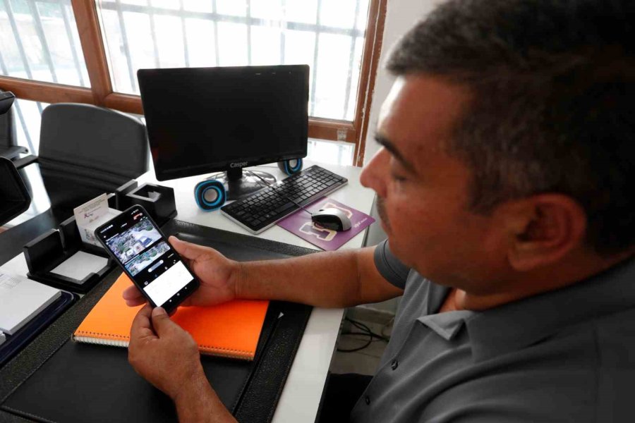 Mezarlıkta Uyuşturucu Satışını Fark Eden Muhtar Gece Görüş Ve Sesli Uyarı Sistemli Kamera Sistemi Kurdu