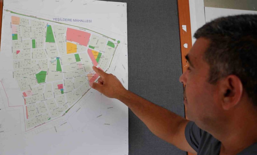 Mezarlıkta Uyuşturucu Satışını Fark Eden Muhtar Gece Görüş Ve Sesli Uyarı Sistemli Kamera Sistemi Kurdu