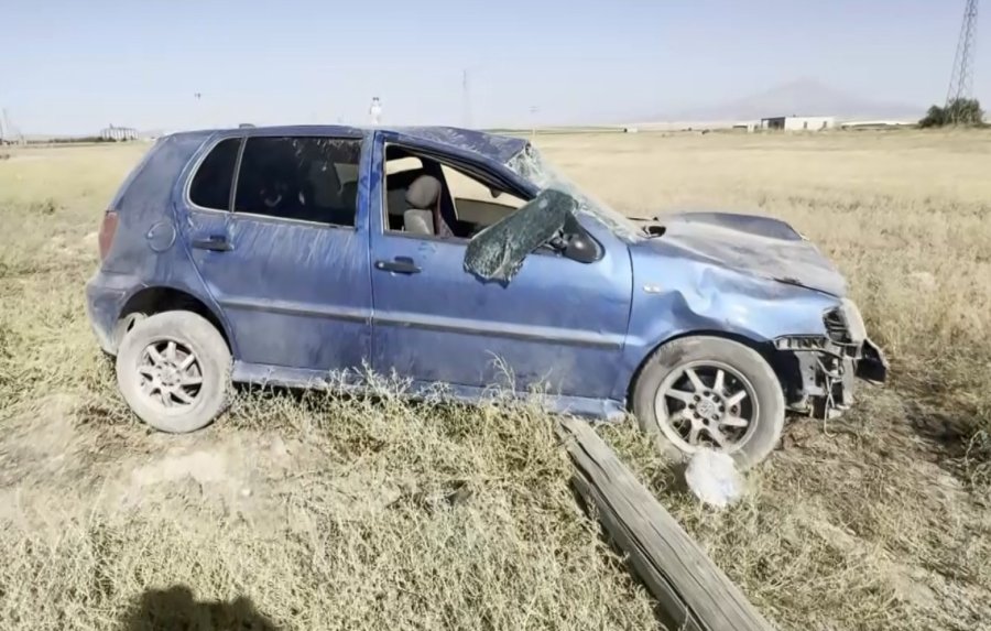 Otomobilin Hurdaya Döndüğü Kazadan Küçük Sıyrıklarla Kurtuldu