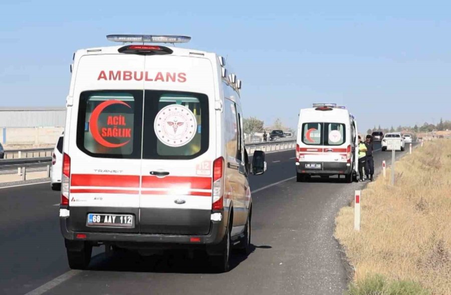 Otomobil Şarampole Takla Attı: Anne İle Kızı Ölümden Döndü