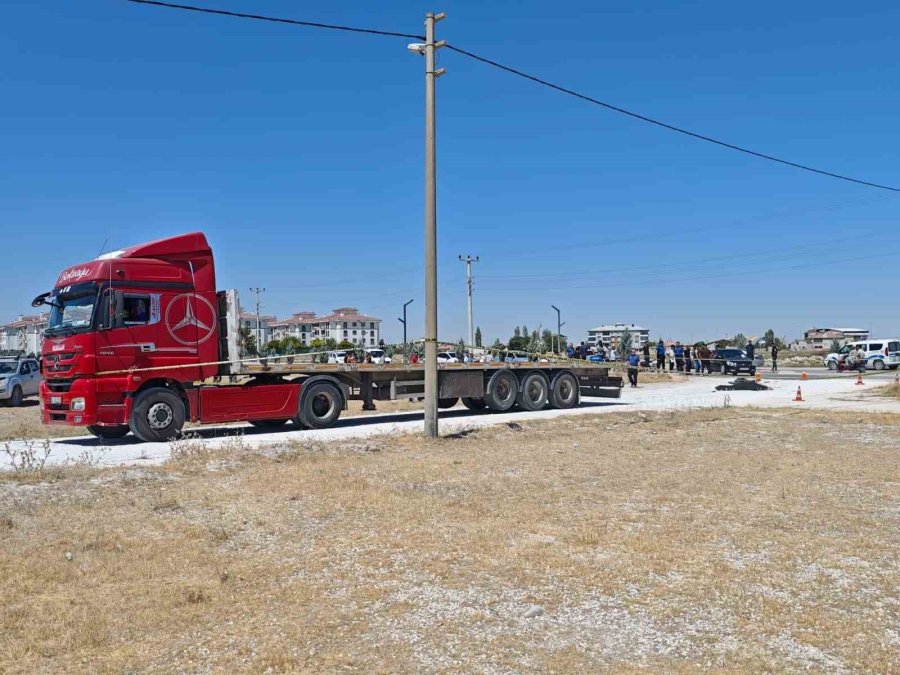Aksaray’da Tır İle Motosiklet Çarpıştı: 1 Ölü