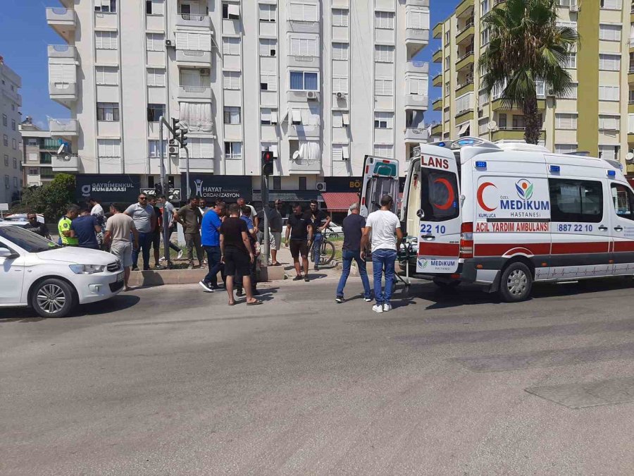 Kumluca’da Otomobil İle Motosiklet Çarpıştı: 1 Yaralı