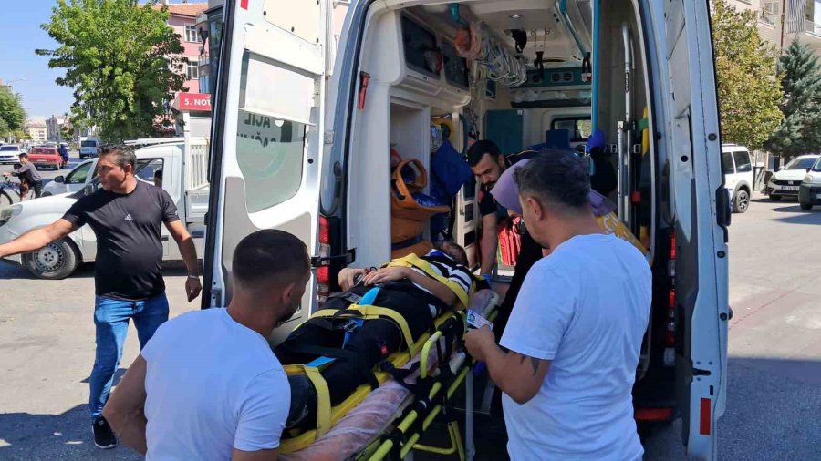 Karaman’da Otomobille Motosiklet Çarpıştı: 1 Yaralı