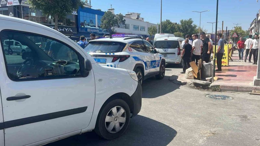 Husumetlisini Öldürdü, Bankada Yakalandı