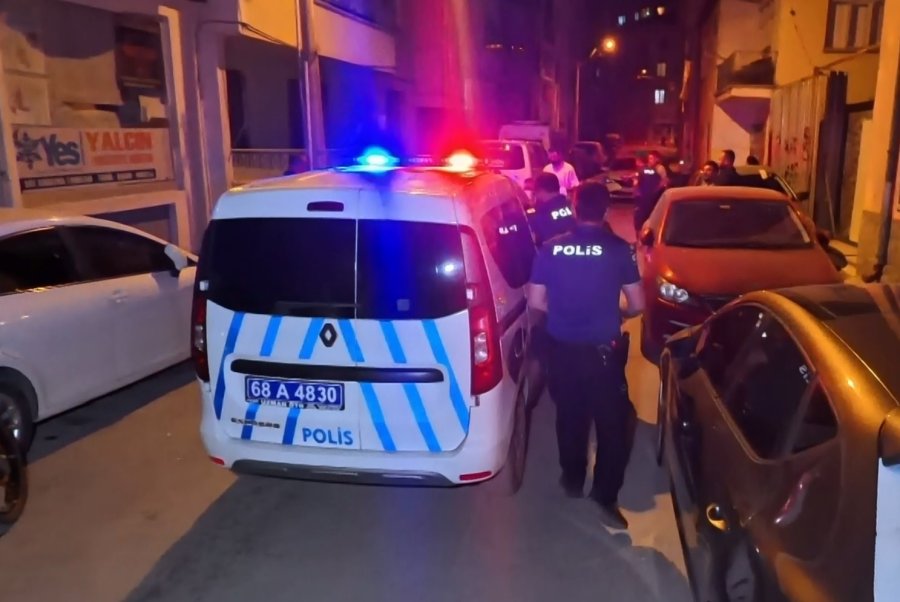 Sevgilisinin Kardeşi Tarafından Bıçaklanan Şahıs Ağır Yaralandı