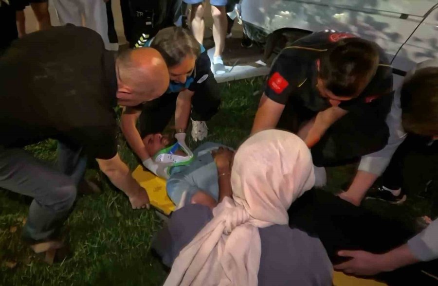 Aksaray’da Kontrolden Çıkan Otomobil Refüje Çıktı: 1 Yaralı