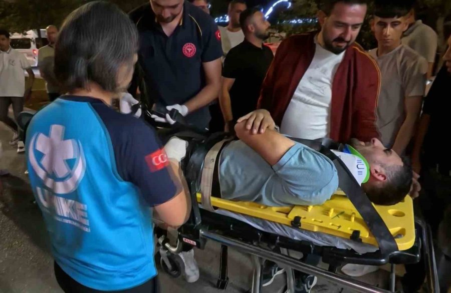 Aksaray’da Kontrolden Çıkan Otomobil Refüje Çıktı: 1 Yaralı