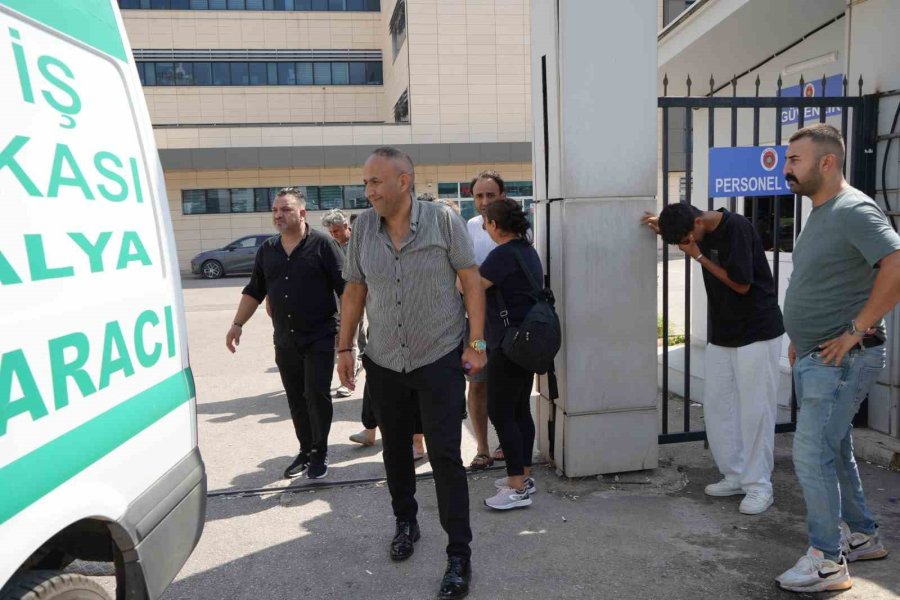 Pastane Cinayetinde Öldürülen Gencin Abisinin Feryatları Yürekleri Yaktı: "abi Ben Geliyorum De Ne Olur"