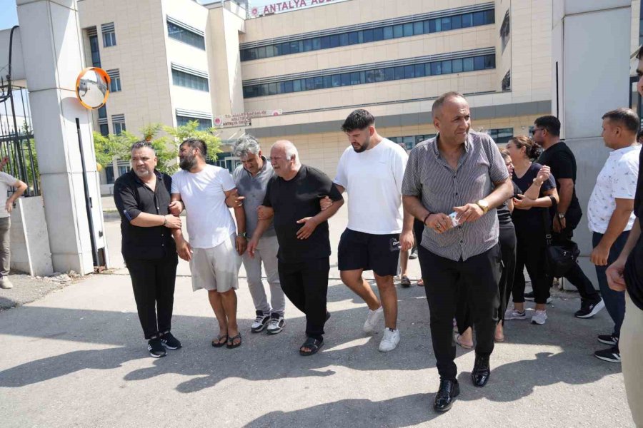 Pastane Cinayetinde Öldürülen Gencin Abisinin Feryatları Yürekleri Yaktı: "abi Ben Geliyorum De Ne Olur"