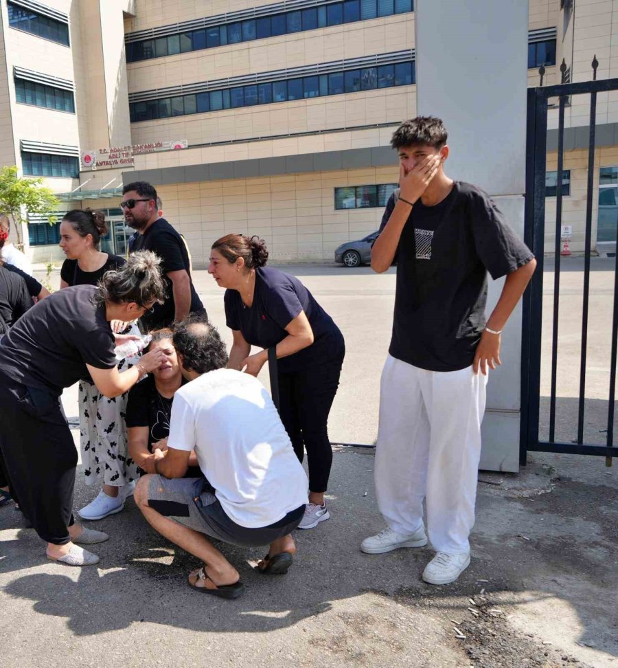 Pastane Cinayetinde Öldürülen Gencin Abisinin Feryatları Yürekleri Yaktı: "abi Ben Geliyorum De Ne Olur"