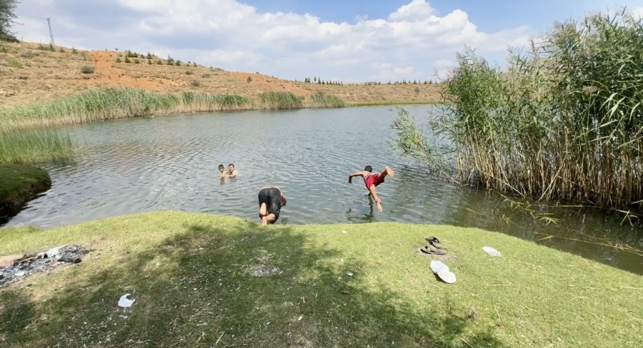 Antalya Sıcağından Kaçanlar, 1700 Rakımlı Turkuaz Renkli Dipsiz Göl’de Serinliyor