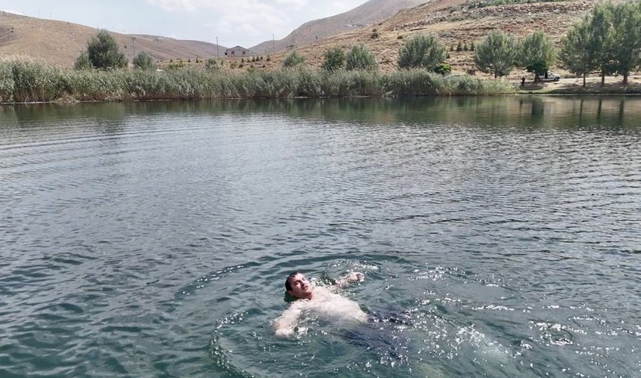Antalya Sıcağından Kaçanlar, 1700 Rakımlı Turkuaz Renkli Dipsiz Göl’de Serinliyor
