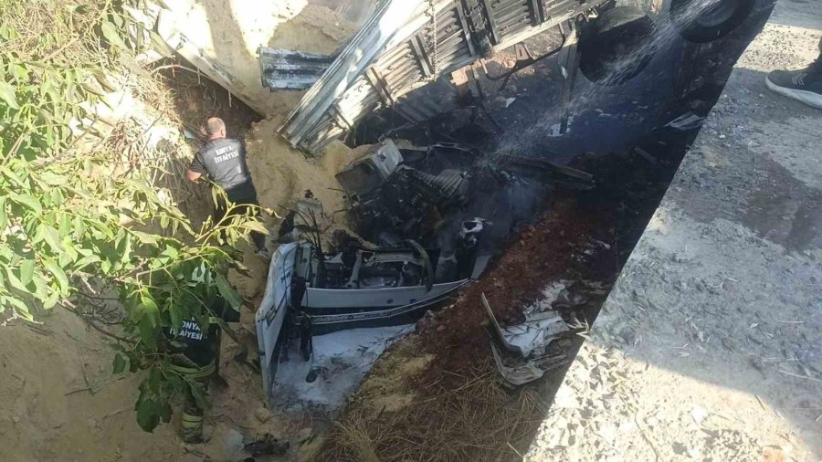 Konya’da Otomobil Tırla Çarpıştı: 3 Ölü