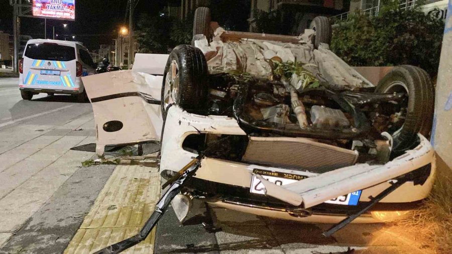 "türk Polisinden Kaçılmaz" Deyip Defalarca Kaçan Sürücü Kaza Yaptı