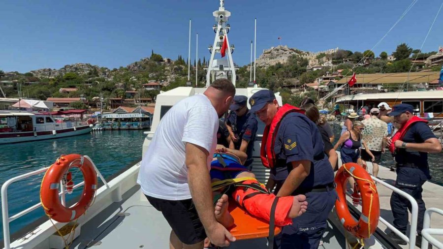 Ayağı Kırılan Kazazede Sahil Güvenlik Ekipleri Tarafından Kurtarıldı