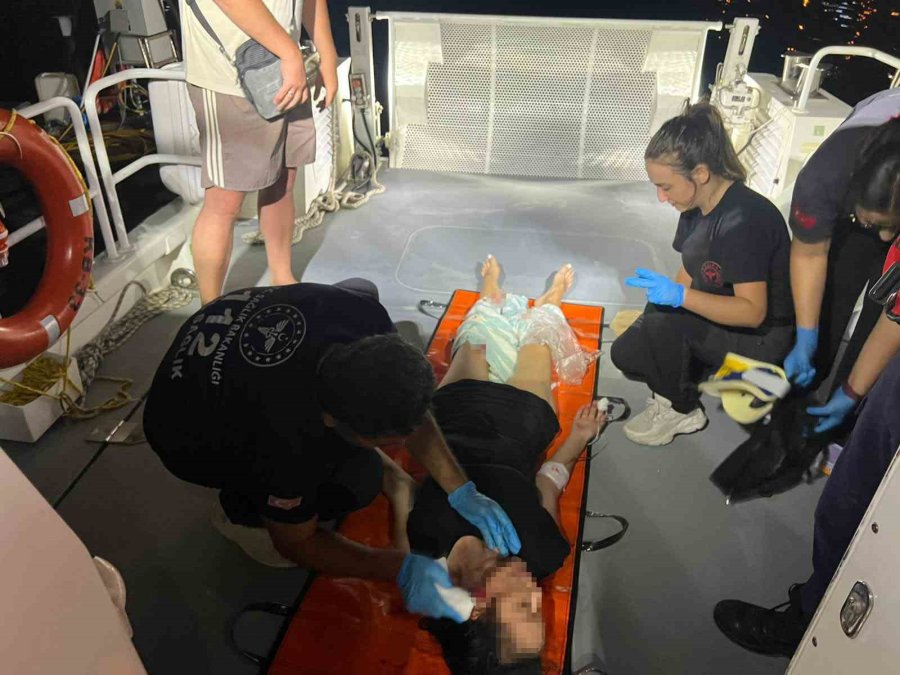 Ayağı Kırılan Kazazede Sahil Güvenlik Ekipleri Tarafından Kurtarıldı