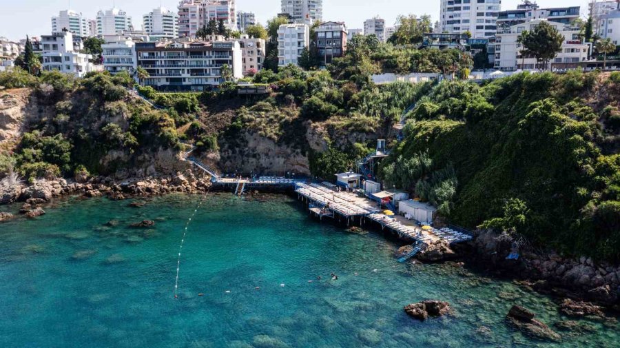 Kavurucu Sıcaklardan Kaçanların Rotası Muratpaşa Falez Plajları Oldu