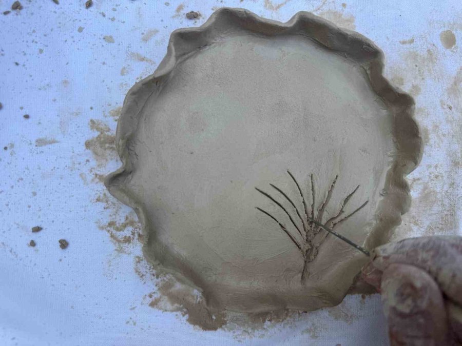 Hayallerini Ata Toprağında Açtığı Seramik Atölyesiyle Gerçekleştirdi