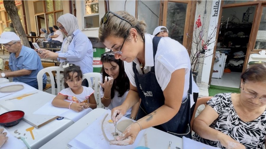Hayallerini Ata Toprağında Açtığı Seramik Atölyesiyle Gerçekleştirdi