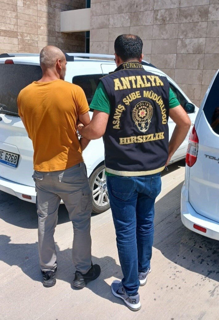 Antalya’da 2 Haftada 747 Aranan Şahıs Yakalandı