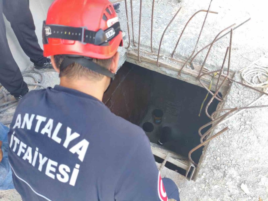 Kuyuda Mahsur Kalan Yaralı Çalışanı İtfaiye Ekipleri Kurtardı