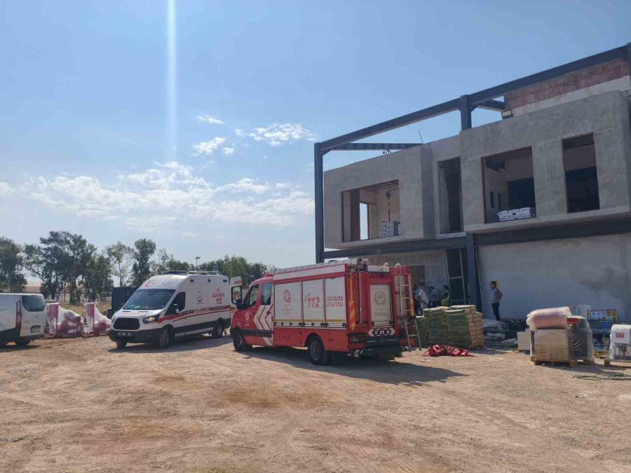 Kuyuda Mahsur Kalan Yaralı Çalışanı İtfaiye Ekipleri Kurtardı