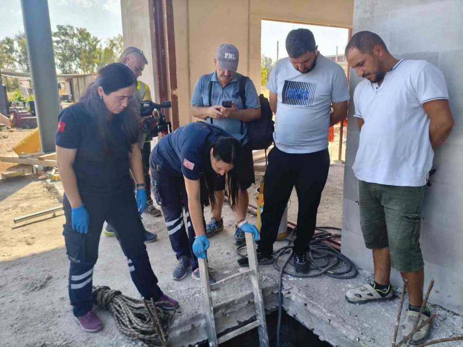 Kuyuda Mahsur Kalan Yaralı Çalışanı İtfaiye Ekipleri Kurtardı