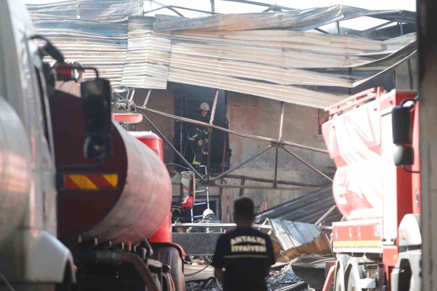 Otel Ekipmanları Deposunda 15 Gün Arayla İkinci Yangın