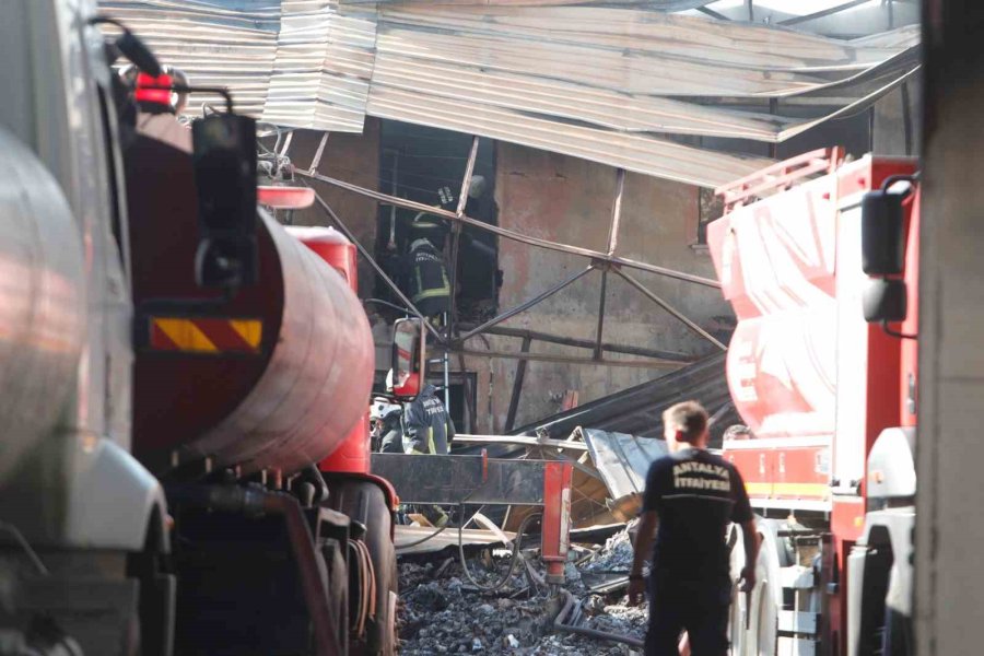 Otel Ekipmanları Deposunda 15 Gün Arayla İkinci Yangın