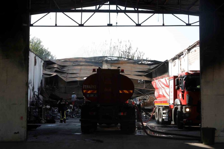 Otel Ekipmanları Deposunda 15 Gün Arayla İkinci Yangın