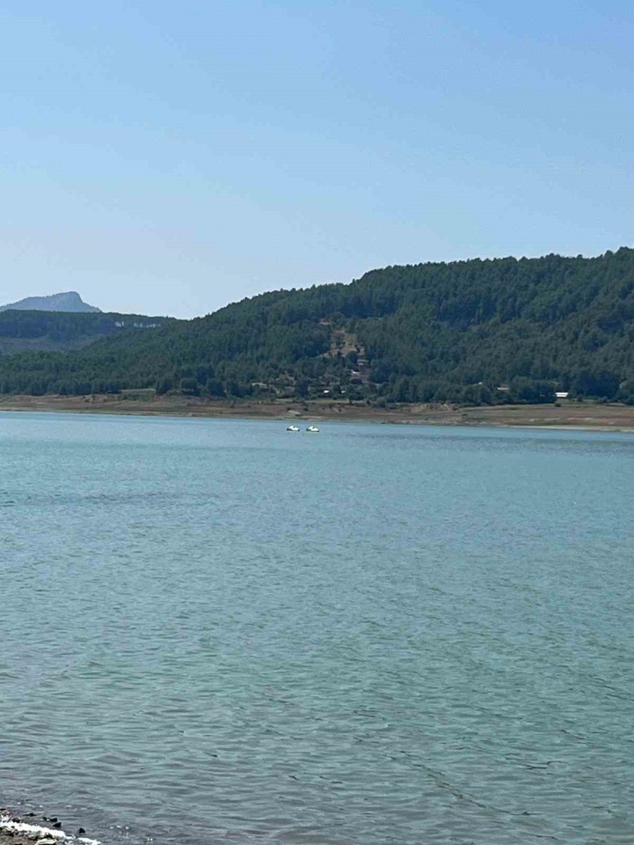 Barajdan Su Almaya Çalışan Eğitim Uçuşu Kalkamayarak Düştü