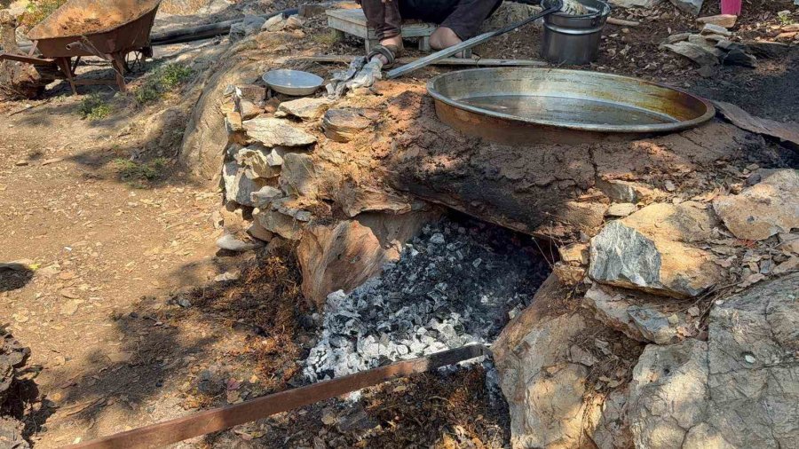 Külle Kaynayan Lezzet, İmece Usulüyle Sofralara Taşınıyor