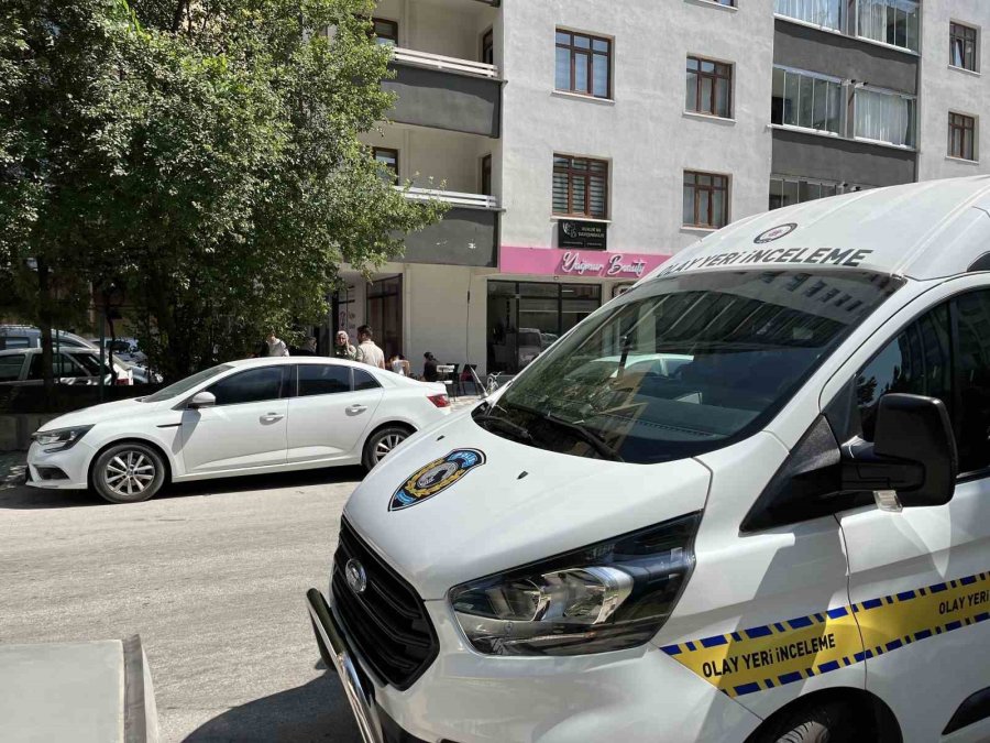 Konya’da Bir Apartmanda Top Mermisi Bulundu