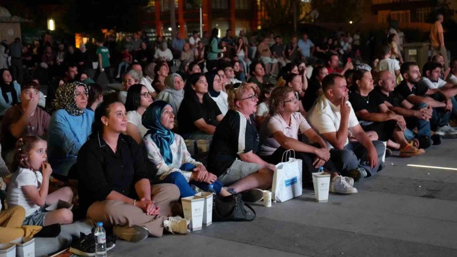 Niğde’de Minderli Sinema Günleri Büyük Katılımla Tamamlandı
