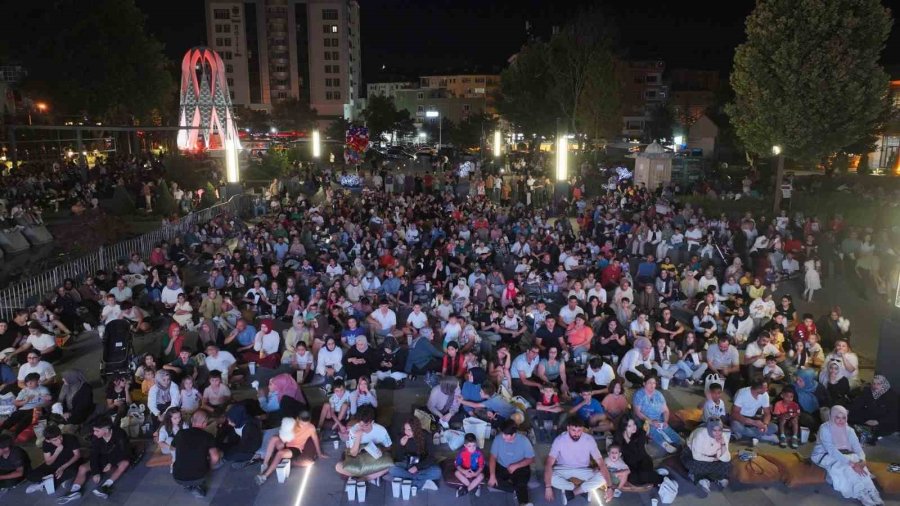 Niğde’de Minderli Sinema Günleri Büyük Katılımla Tamamlandı