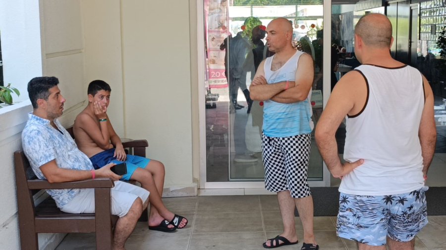 Tatilleri Kabusa Döndü, Oteli Terk Ettiler