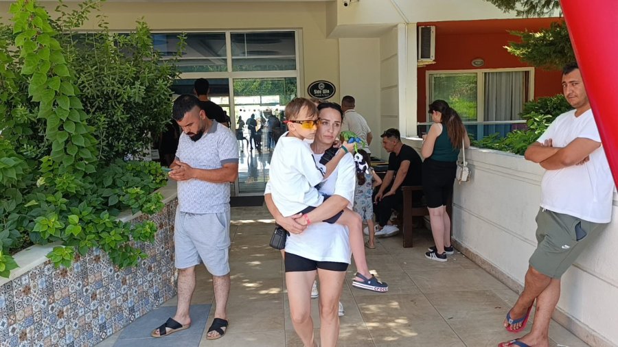 Tatilleri Kabusa Döndü, Oteli Terk Ettiler