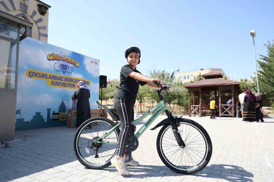 "güle Oynaya Camiye Gel" Projesi Çerçevesinde Çocuklar Bisikletlerine Kavuşmaya Devam Ediyor