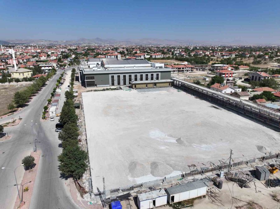 Yarı Olimpik Havuzlu Ve Fıfa Standartına Uygun Sahalarıyla, Karatay’a Dev Spor Kompleksi