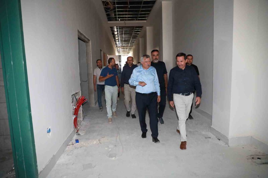 Yarı Olimpik Havuzlu Ve Fıfa Standartına Uygun Sahalarıyla, Karatay’a Dev Spor Kompleksi