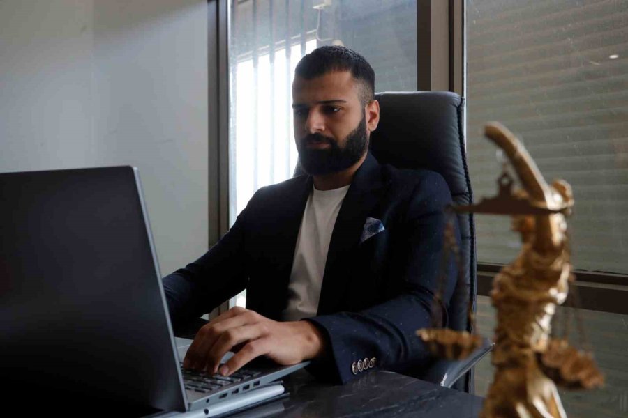 Uzaklaştırma Kararına Rağmen Eve Gelip 3,5 Dakikada Tüm Eşyaları Götürdü