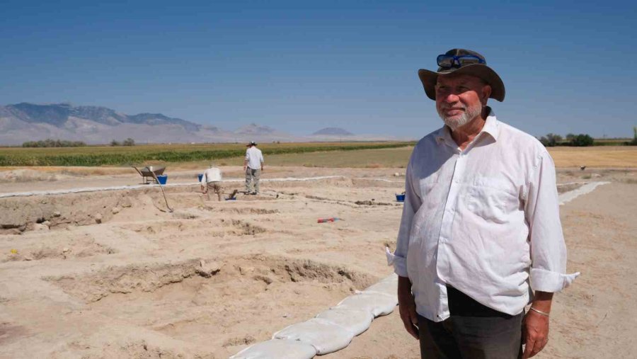 Karaman’da Yaklaşık 10 Bin Yıllık Sokak Bulundu