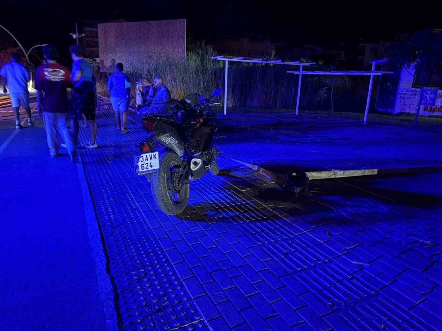 Gazipaşa’da Motosiklet Devrildi: 2 Yaralı
