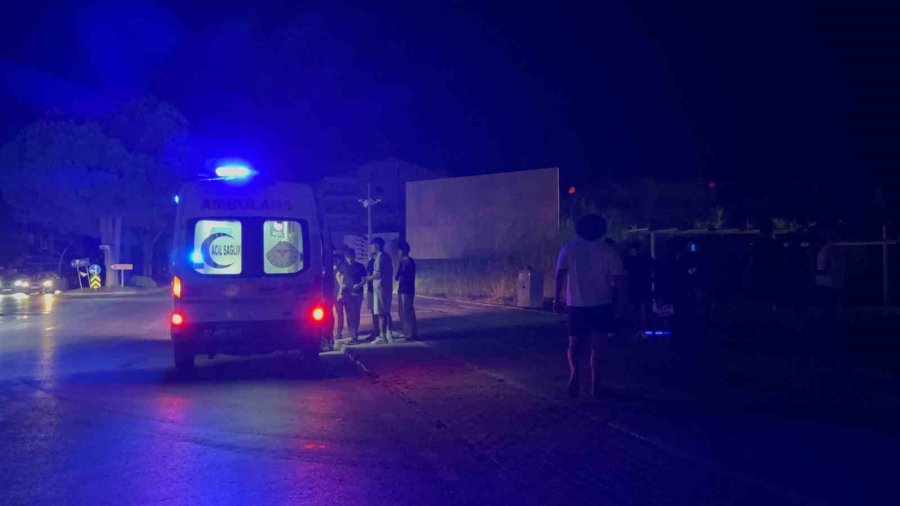 Gazipaşa’da Motosiklet Devrildi: 2 Yaralı