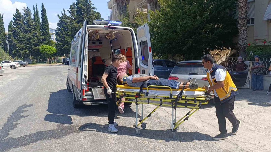 İlk Tedavisi Çarpıştığı Otomobilde Yapıldı