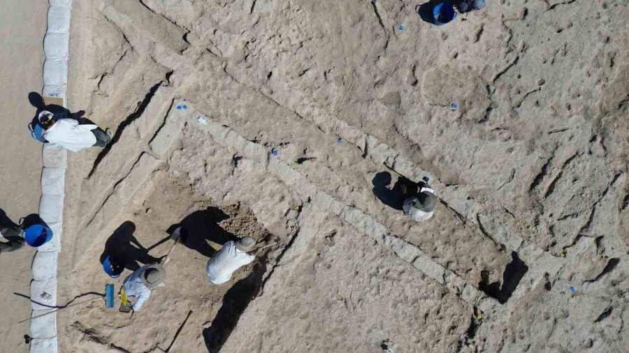 Karaman’da Yaklaşık 10 Bin Yıllık Sokak Bulundu