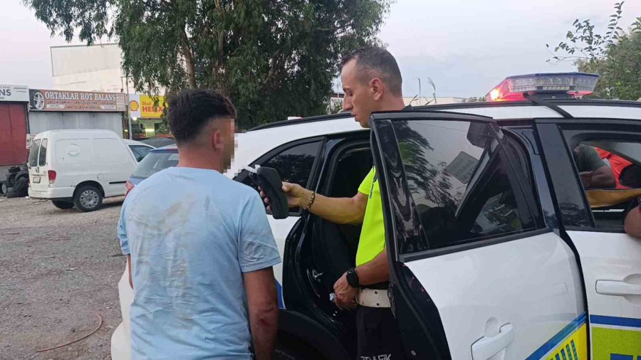 Otomobille Çarpışan Motosikletli Hastaneye Gitmek İstemedi, 104 Promil Alkollü Çıktı
