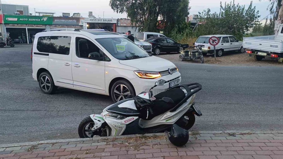 Otomobille Çarpışan Motosikletli Hastaneye Gitmek İstemedi, 104 Promil Alkollü Çıktı